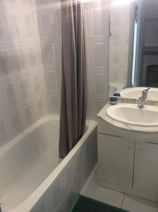 Jolie Petite Villa Climatisee Proche De La Mer Torreilles Exteriör bild